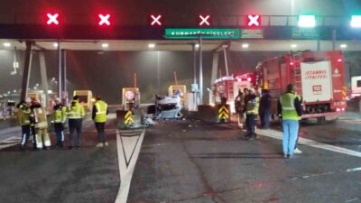 Pendik Kuzey Marmara Otoyolu Kurnaköy gişeleri Ankara istikametinde kontrolden çıkan