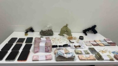 Maltepe’de düzenlenen uyuşturucu operasyonunda bir araç ve çetenin zula evinden
