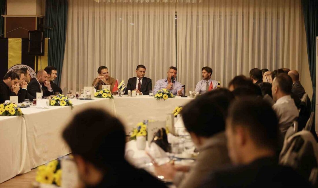 Fenerbahçe Kulübü Başkanı Sadettin Saran, şampiyonluk yarışındaki rakipleri Galatasaray’ın kollandığına