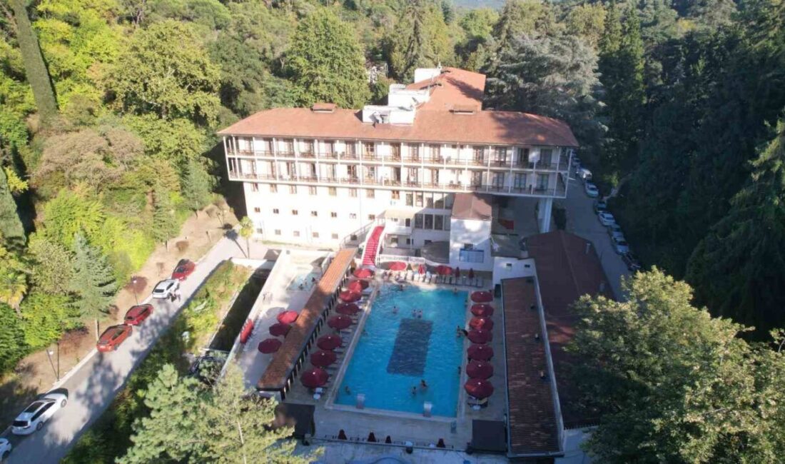 Yalova’nın kaplıcalarıyla ünlü Termal ilçesindeki turizm tesisleri Ramazan Bayramı tatiline