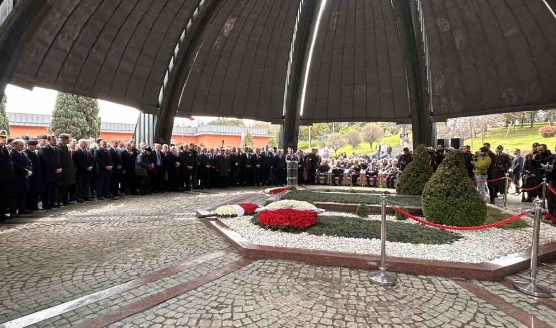 Türkiye Cumhuriyeti’nin 8’inci Cumhurbaşkanı Turgut Özal, İçişleri Bakanı Mustafa Çiftçi’nin