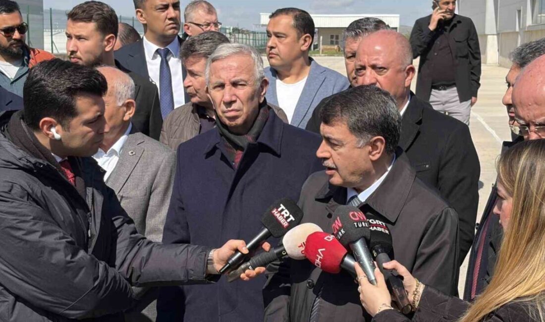 Ankara’nın Sincan ilçesinde yer alan bir boya fabrikasında sabah saatlerinde