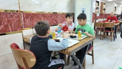 Avcılar’da bir işletme 23 Nisan Ulusal Egemenlik ve Çocuk Bayramı