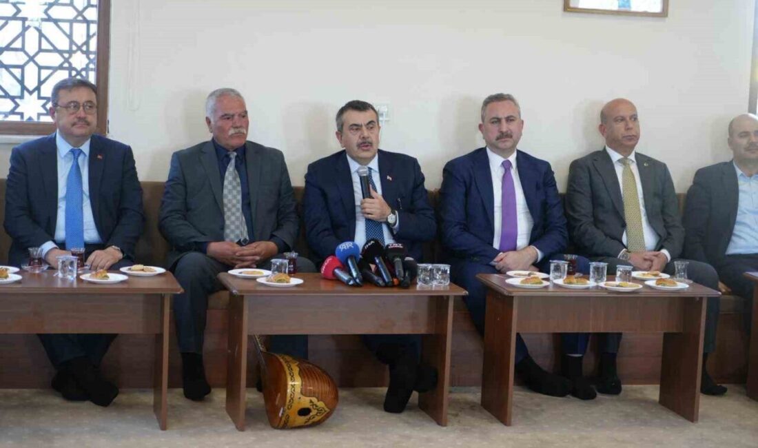 Milli Eğitim Bakanı Yusuf Tekin, Gaziantep’te cemevini ziyaret ederek Alevi