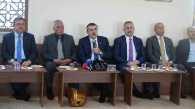 Milli Eğitim Bakanı Yusuf Tekin, Gaziantep’te cemevini ziyaret ederek Alevi