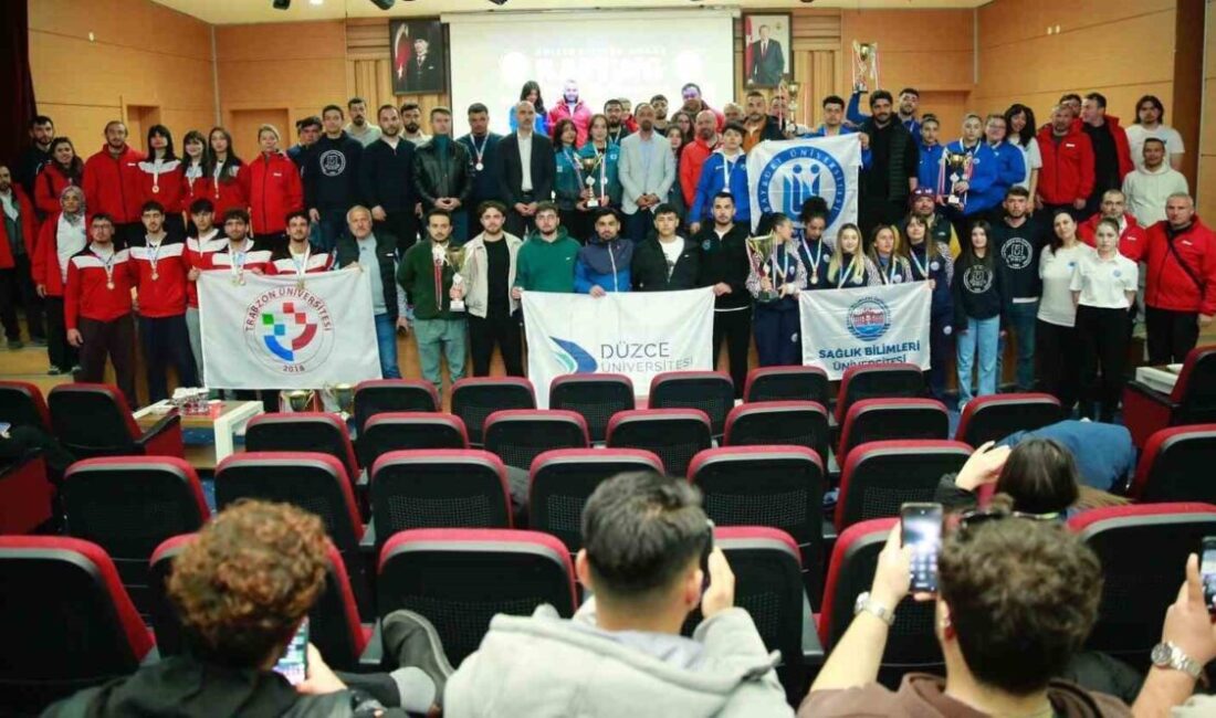 Bayburt’ta düzenlenen Üniversiteler Arası Türkiye Rafting Şampiyonası’nda şampiyon takımlar belirlendi.