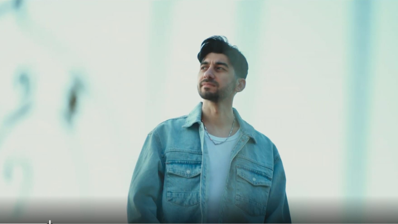 Yeni çalışmasıyla dikkat çeken Safa Dede, şarkının yazım sürecinde şekillenen