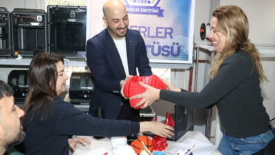 Adana’da ev kadınları ve engelli bireylerin gelir elde etmelerini sağlamak