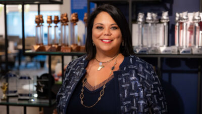 Yapay zekâ, tüketici alışveriş yolculuğunu yeniden şekillendiriyor. NielsenIQ ve Kearney