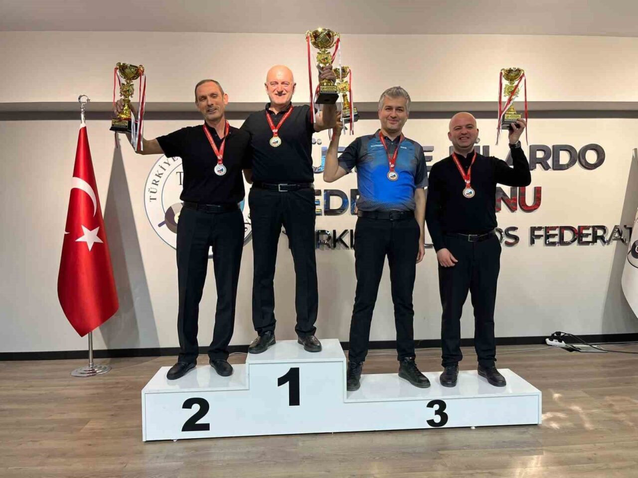 DÜZCE( ) – Türkiye 3 Bant Bilardo şampiyonasında Düzce Belediyesi