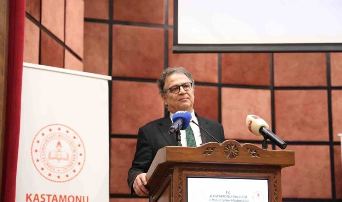 Kastamonu’da, düzenlenen “Akran Nezaketi” panelinde konuşan Milli Eğitim Bakanlığı Özel