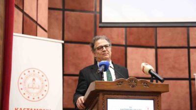 Kastamonu’da, düzenlenen “Akran Nezaketi” panelinde konuşan Milli Eğitim Bakanlığı Özel