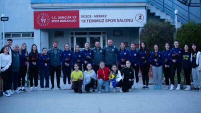 Düzce 1907 Spor Kulübü Kadın Voleybol Takımı, tamamen kendi altyapısından