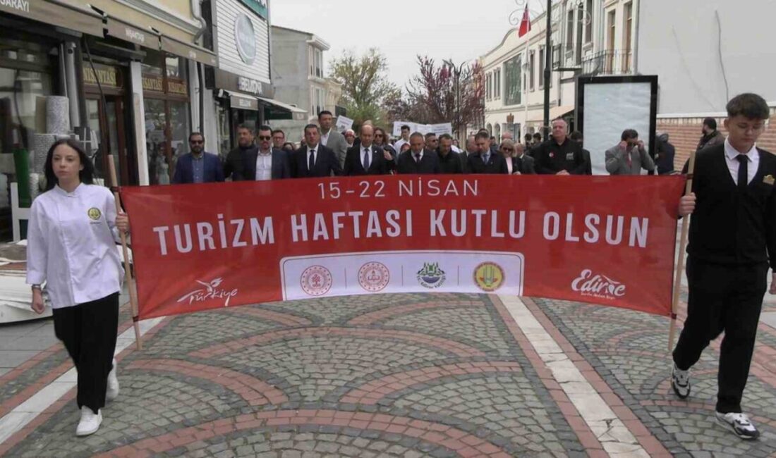 Edirne’de 50’inci Turizm Haftası kutlamaları renkli görüntülerle başladı. Edirne’de 50’inci