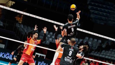 Efeler Ligi’nin 1-4 Play-Off etabının ikinci maçında Galatasaray sahasında Halkbank’ı