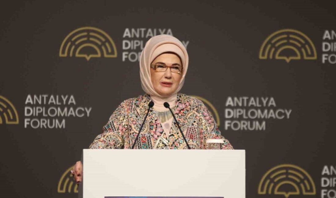 Cumhurbaşkanı Recep Tayyip Erdoğan’ın eşi Emine Erdoğan, Antalya Diplomasi Forumu