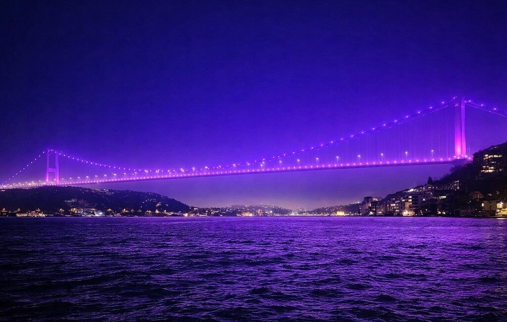 “Ulusal Kanser Haftası” kapsamında farkındalık oluşturmak amacıyla Galata Kulesi’ne “Kanserde