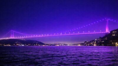 “Ulusal Kanser Haftası” kapsamında farkındalık oluşturmak amacıyla Galata Kulesi’ne “Kanserde