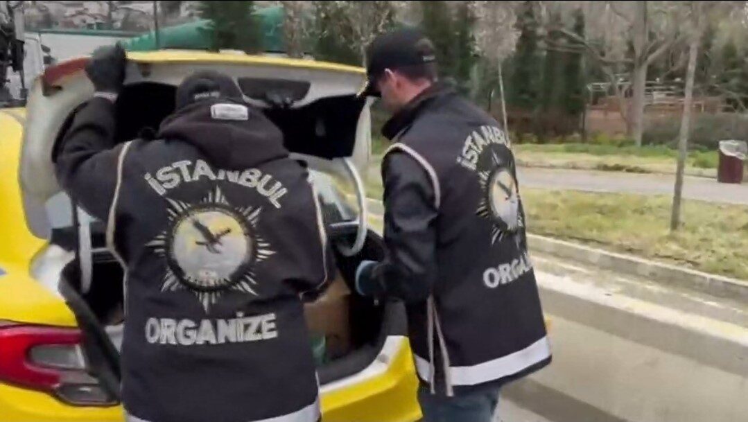 İstanbul’un Sarıyer ilçesinde yasadışı silah kaçakçılarına yönelik bir ticari taksiye