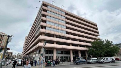 İzmir Büyükşehir Belediyesi, Çankaya Katlı Otoparkı’nın yasal zorunluluk gerekçesiyle hizmete