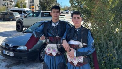 Denizli’nin Kale ilçesindeki Mustafa Şipar Anadolu Lisesi öğrencileri, İzmir’de düzenlenen