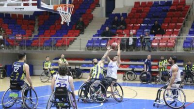Tekerlekli Sandalye Basketbol Süper Ligi’nde mücadele eden Karabük Demir Kartal