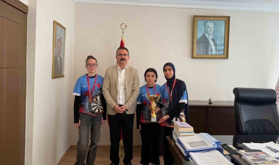 Aydın’ın Sultanhisar ilçesinde bölge derecesi elde eden Yıldız Kız Dart