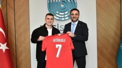 A Milli Futbol Takımı’nı 24 yıl aradan sonra Dünya Kupası’na