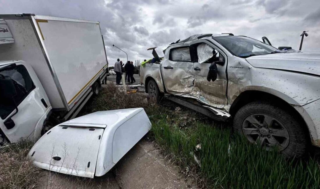 Konya’nın Kulu ilçesinde kamyonet ile pikabın çarpışması sonucu meydana gelen