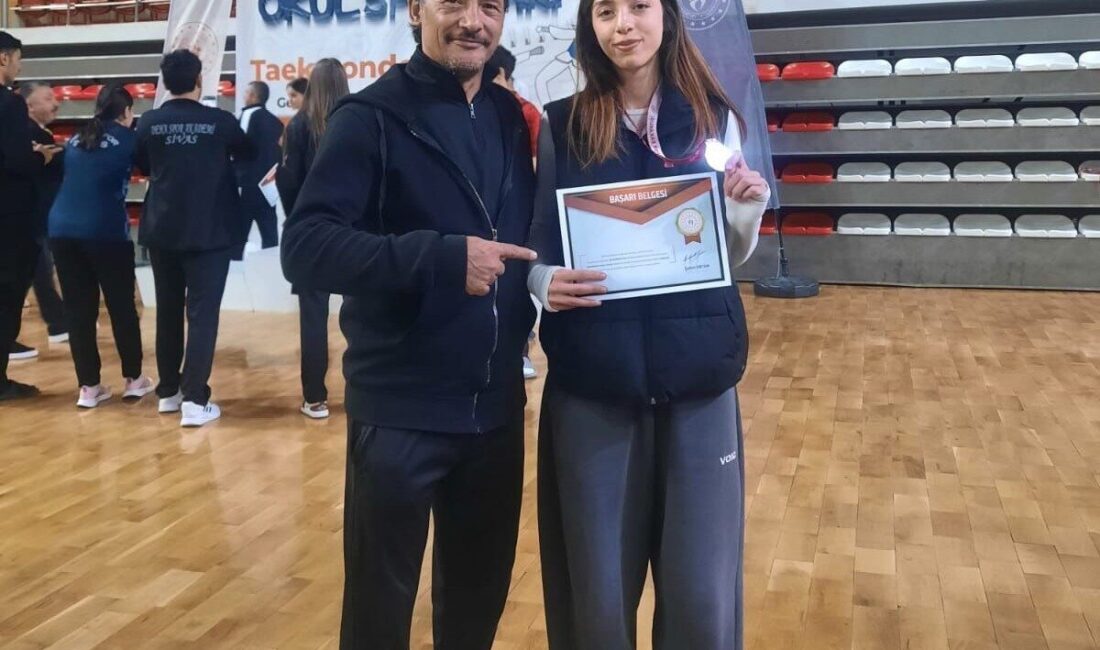 Sivas’ta düzenlenen Okul Sporları Taekwondo Gençler Türkiye Şampiyonası’nda 46 kilogram
