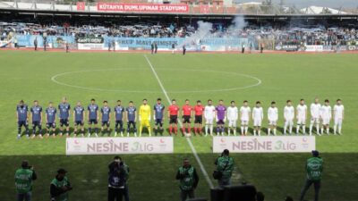 TFF 3. Lig 4. Grup’ta mücadele eden Kütahyaspor, sahasında Bornovaspor’u