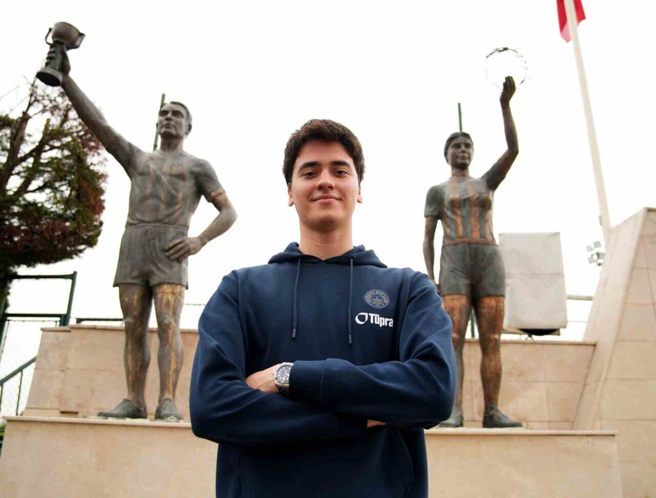 Genç yaşında yüzme branşında birçok rekor kıran, Paris Olimpiyatları’nda final