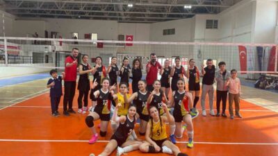 Diyarbakır’da düzenlenen Küçük Kızlar Voleybol grup müsabakalarında Malatya temsilcisi, Türkiye