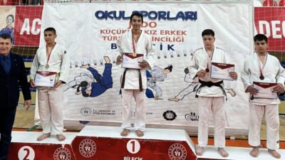 Yunusemre Belediyespor’un genç judocusu Alp Canıtez, Bilecik’te düzenlenen Okul Sporları
