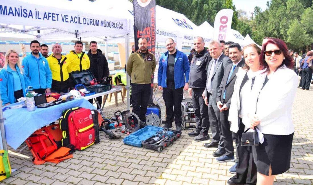 Manisa Celal Bayar Üniversitesi’nde düzenlenen “Afetlerde İnsan Olmak” sempozyumunda, afetlerin