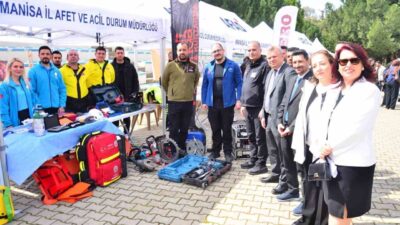 Manisa Celal Bayar Üniversitesi’nde düzenlenen “Afetlerde İnsan Olmak” sempozyumunda, afetlerin