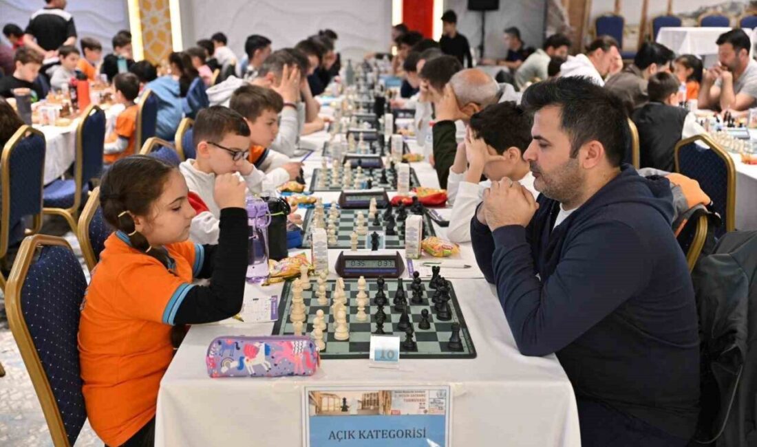 Manisa’da 486’ncısı düzenlenen Uluslararası Mesir Macunu Festivali, satrançtan atıcılığa, briçten
