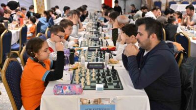 Manisa’da 486’ncısı düzenlenen Uluslararası Mesir Macunu Festivali, satrançtan atıcılığa, briçten