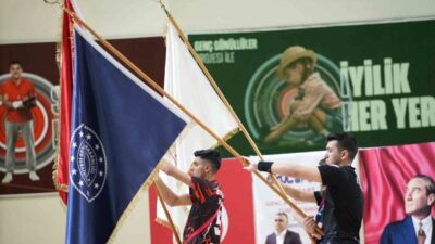 Muğla’nın Menteşe ilçesinde düzenlenen Okul Sporları Dart Türkiye Birinciliği başladı.