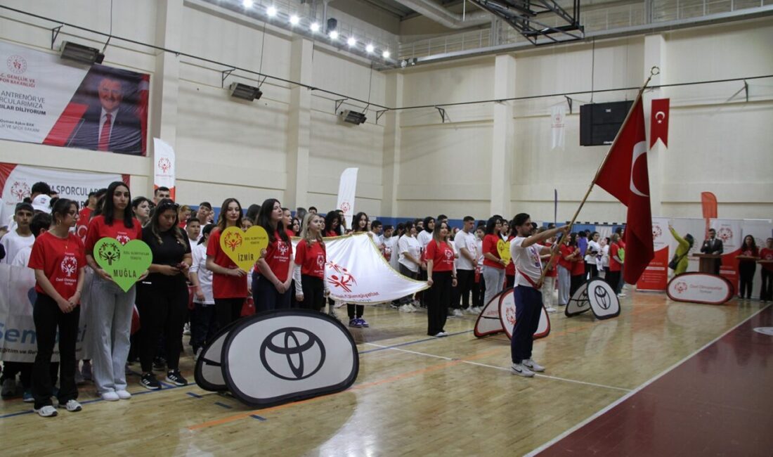 Manisa’nın Kula ilçesinde geçtiğimiz gün kortej yürüyüşü ile başlayan “Özel