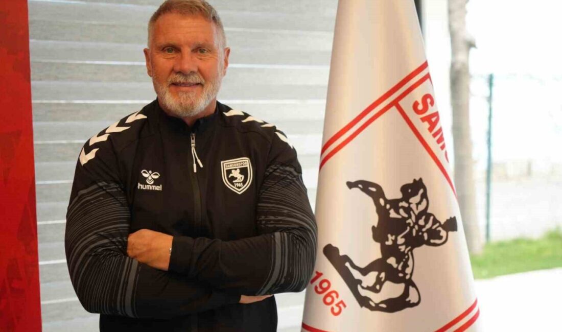 Samsunspor Teknik Direktörü Thorsten Fink, ligi ilk 5 sırada bitirip