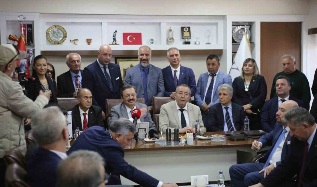 Türkiye Odalar ve Borsalar Birliği Başkanı M.Rıfat Hisarcıklıoğlu Kuşadası Ticaret