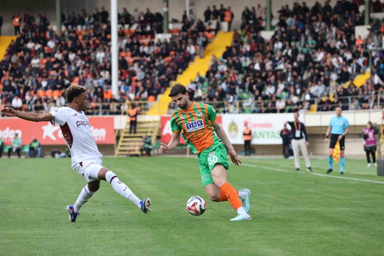 Trendyol Süper Lig’in 29. haftasında Corendon Alanyaspor, sahasında Trabzonspor ile