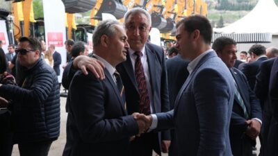 Türkiye Belediyeler Birliği (TBB) tarafından Ankara’da düzenlenen “Araç Teslim Töreni”nde,