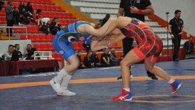 Türkiye Güreş Federasyonu tarafından Kars’ta düzenlenen U15 Türkiye Güreş Şampiyonası