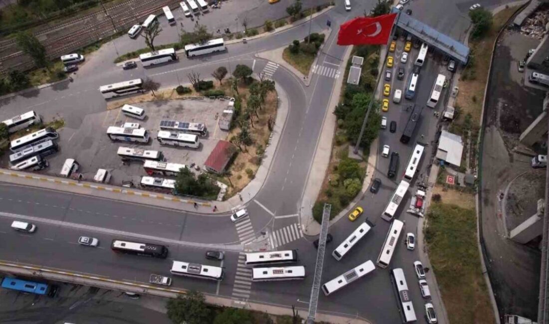 Kurban Bayramı tatilini yakınlarının yanlarında geçirmek üzere yola çıkan vatandaşlar,