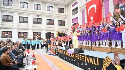 Trabzon’da düzenlenen Uğurlu Çocuk Koroları Festivali’nde 19 farklı okuldan 600
