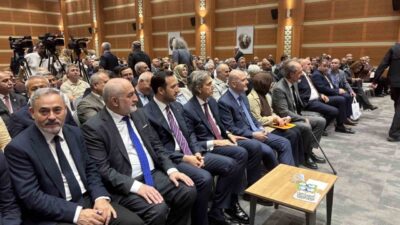 AK Parti İstanbul İl Başkanlığı tarafından düzenlenen ‘Yerel Yönetimlerde İlk