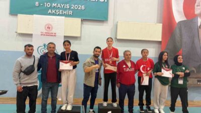 Konya’da düzenlenen Okul Sporları Yıldızlar Bilek Güreşi Türkiye Şampiyonası’nda Manisa’yı
