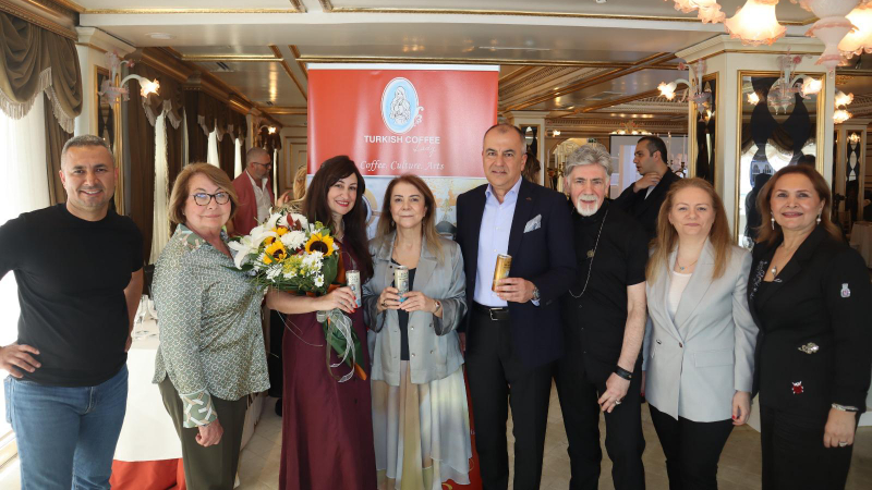 Turkish Coffee Lady markası tarafından geliştirilen dünyanın ilk şişelenmiş soğuk